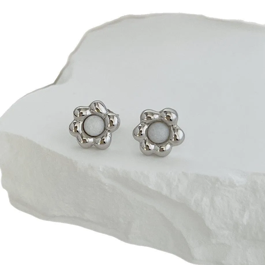S925 sterling silver black agate flower ear studs in gold colour simple French retro style for women
