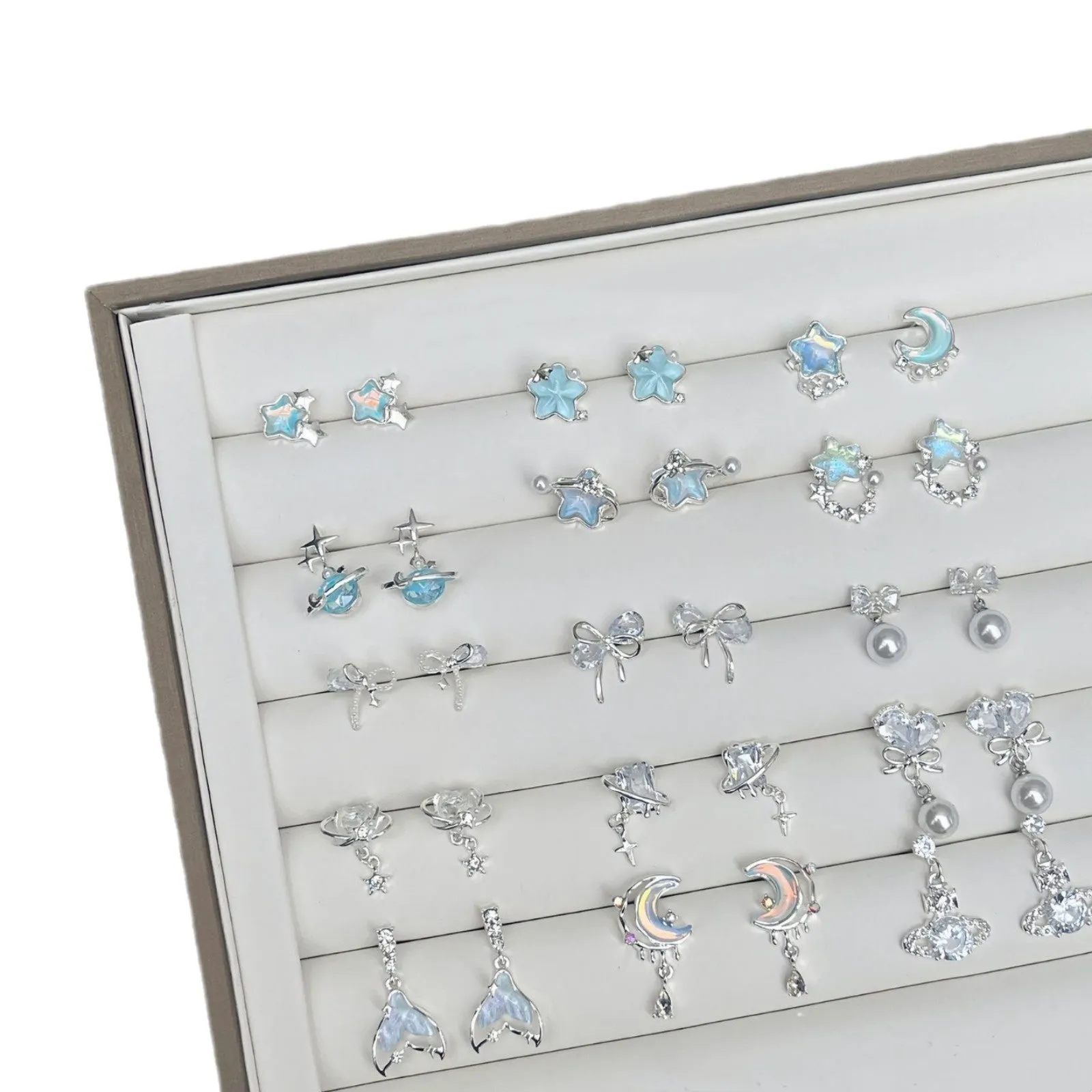 925 silver butterfly stud earrings with 9-10mm A-grade freshwater pearl showing bluish-purple shimmer on white gold plated frame