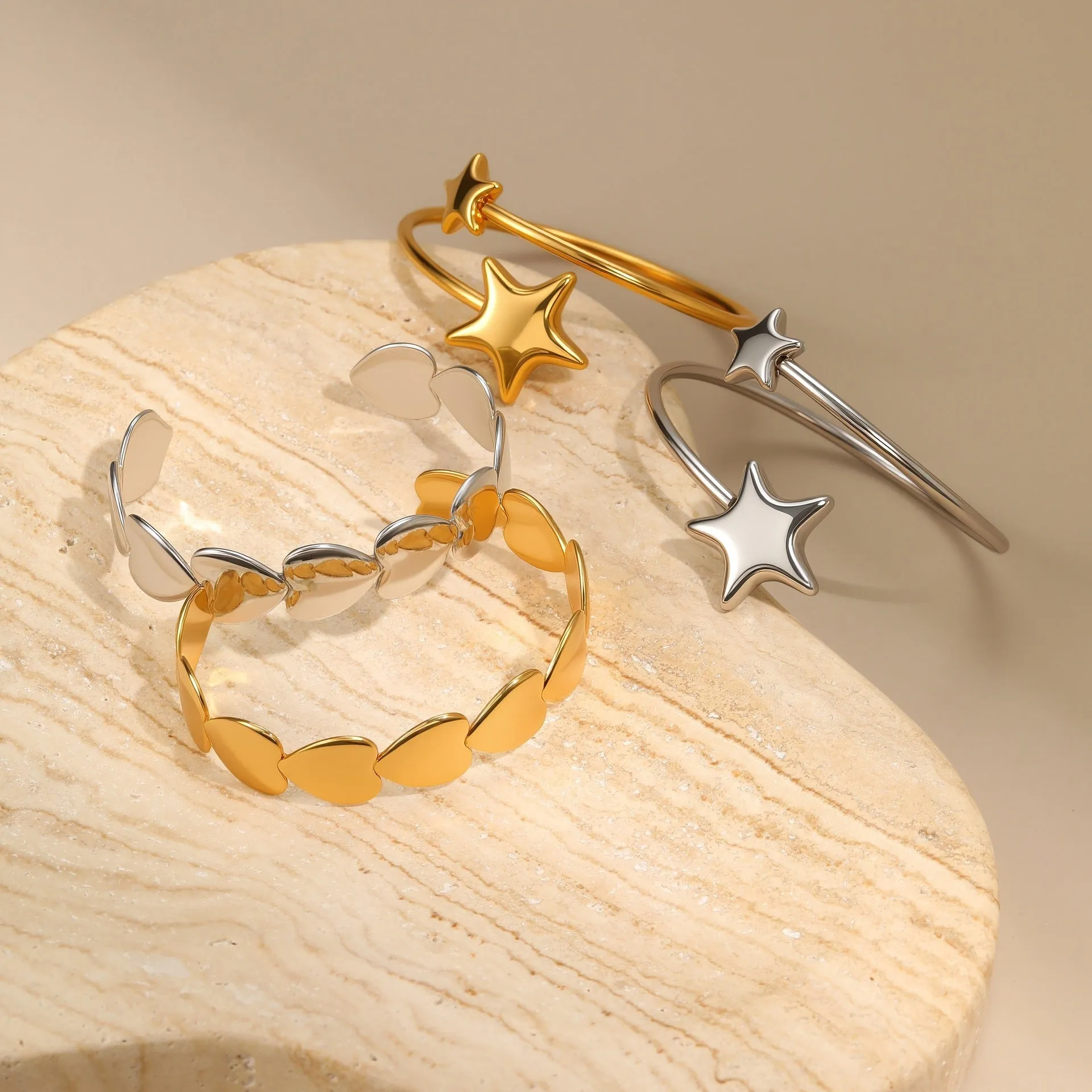 18K gold-plated stainless steel heart-shaped bracelet with opening design, non-fading finish, women's fashion accessory