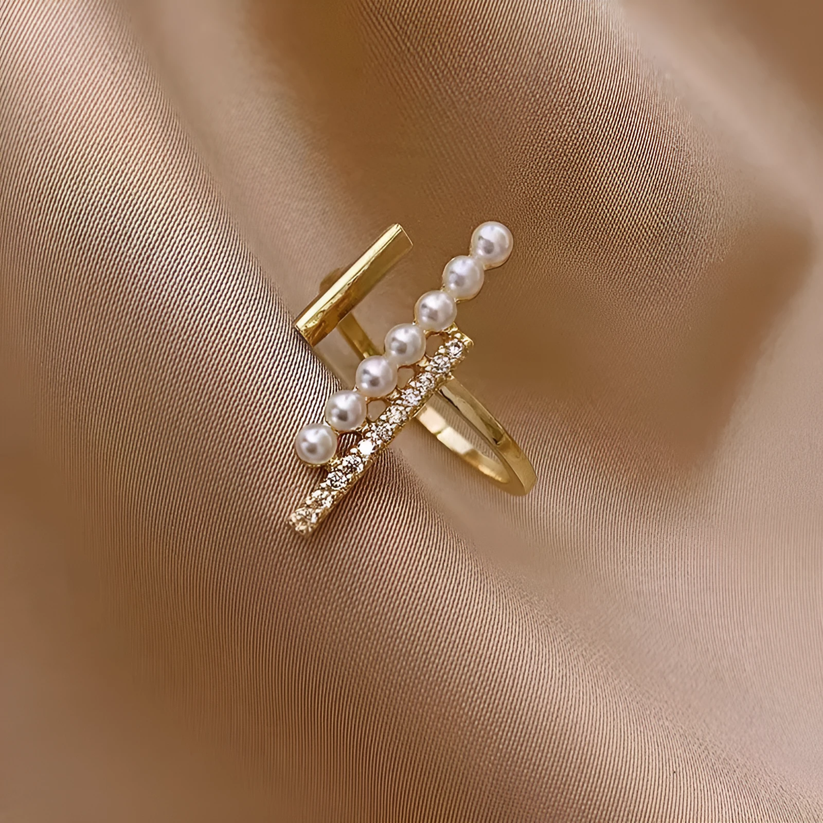 Gold geometric copper ring for women, high-grade light luxury design