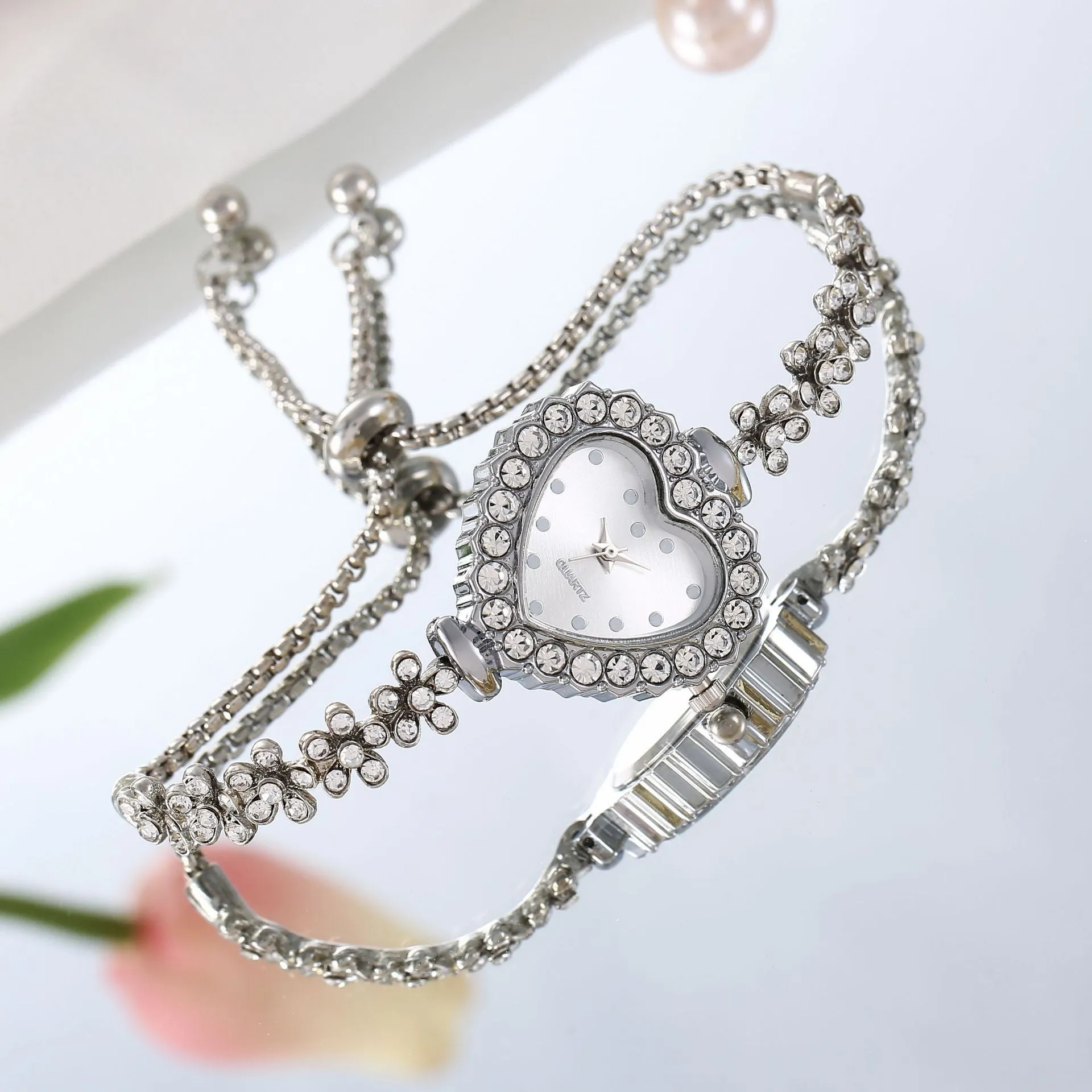 Flower chain diamond-embedded women's fashion watch with 8mm slim case, alloy band, mineral glass face