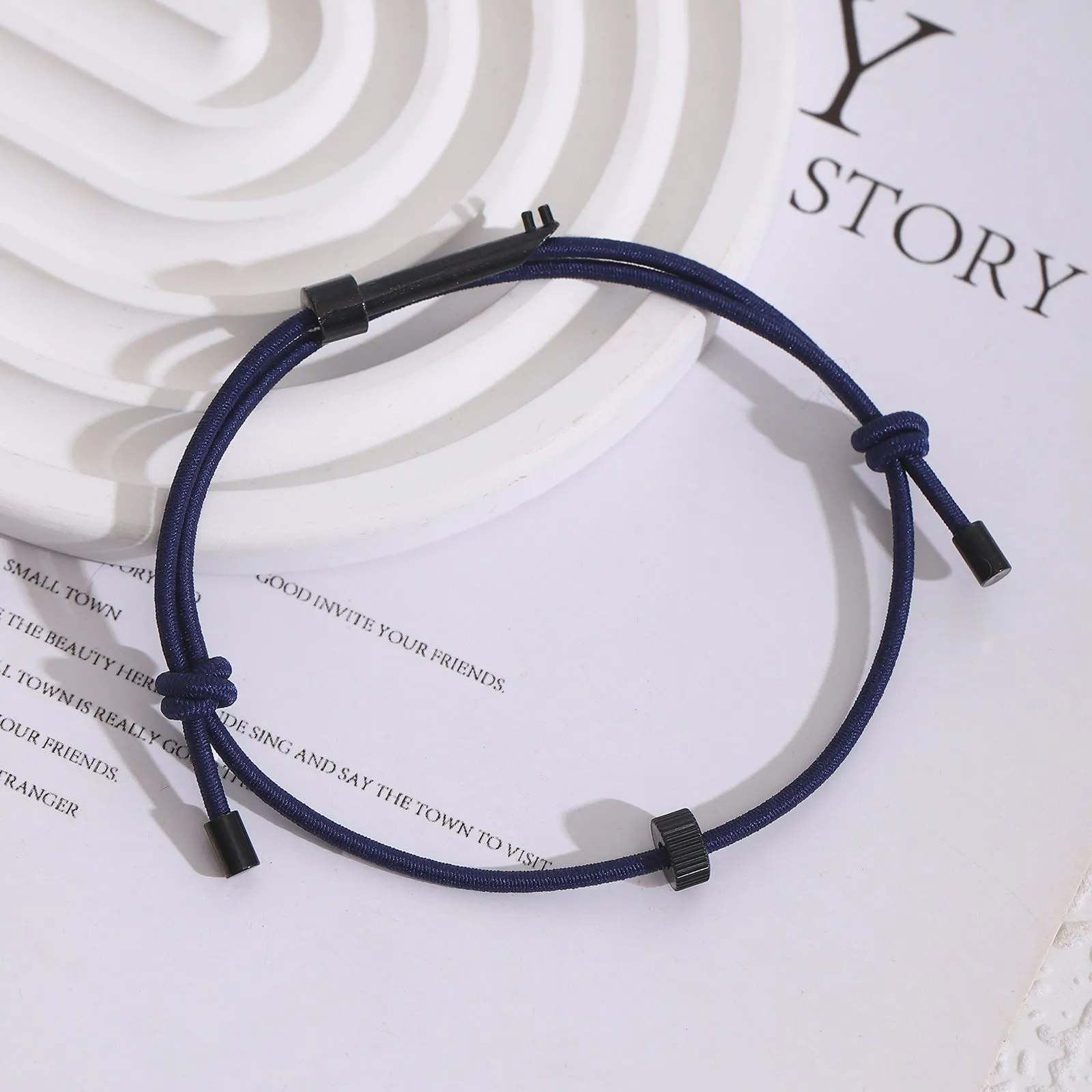 Tungsten carbide adjustable bracelet for emergency window breaking, unisex geometric style, available in multiple colours