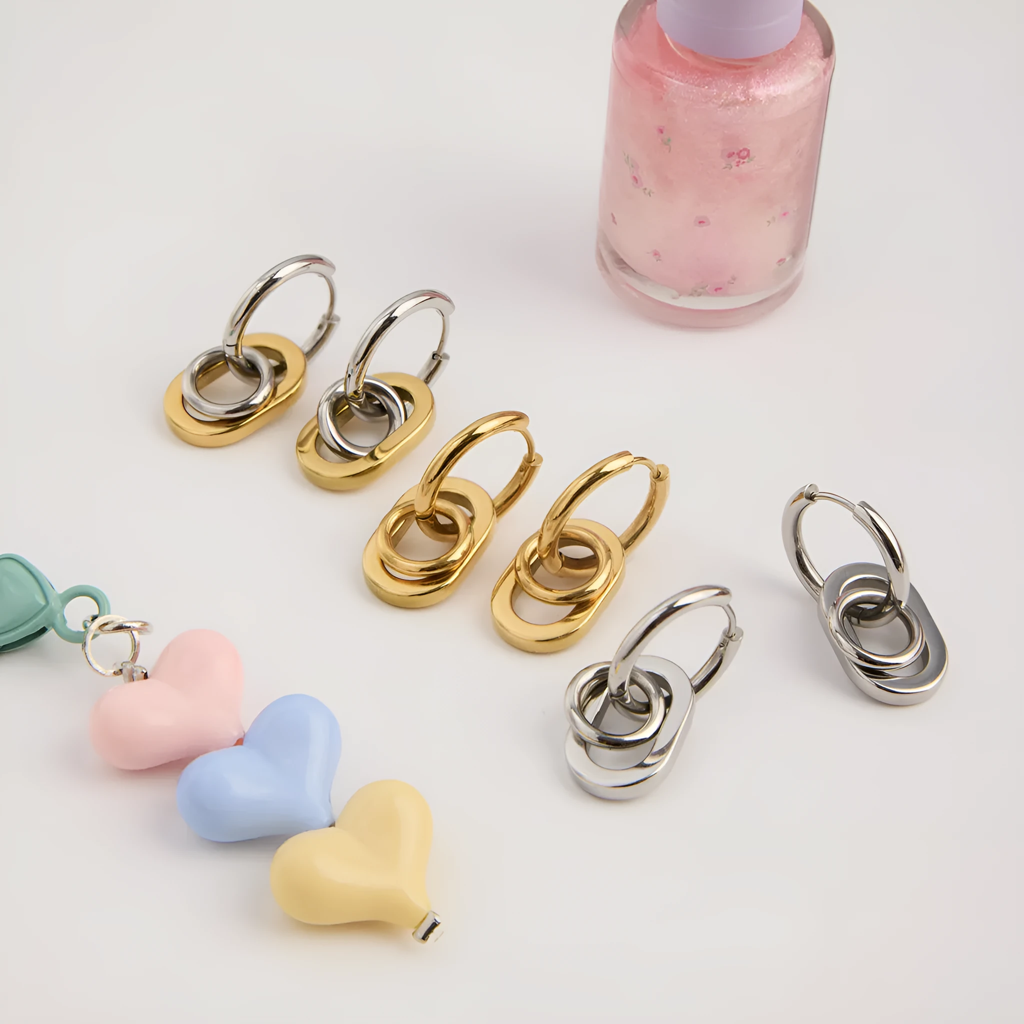 Stainless steel geometric ear studs for women with electroplated finish