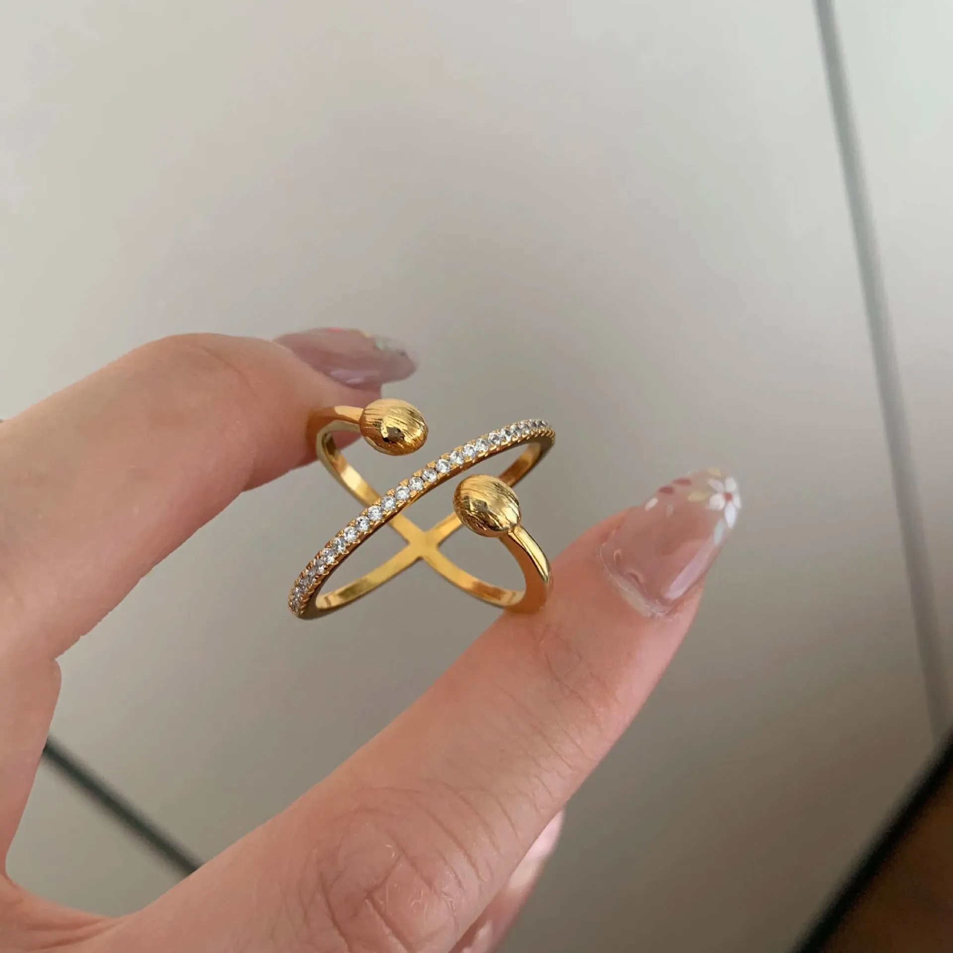 Copper scarf buckle ring with retro brushed finish and adjustable open mouth design