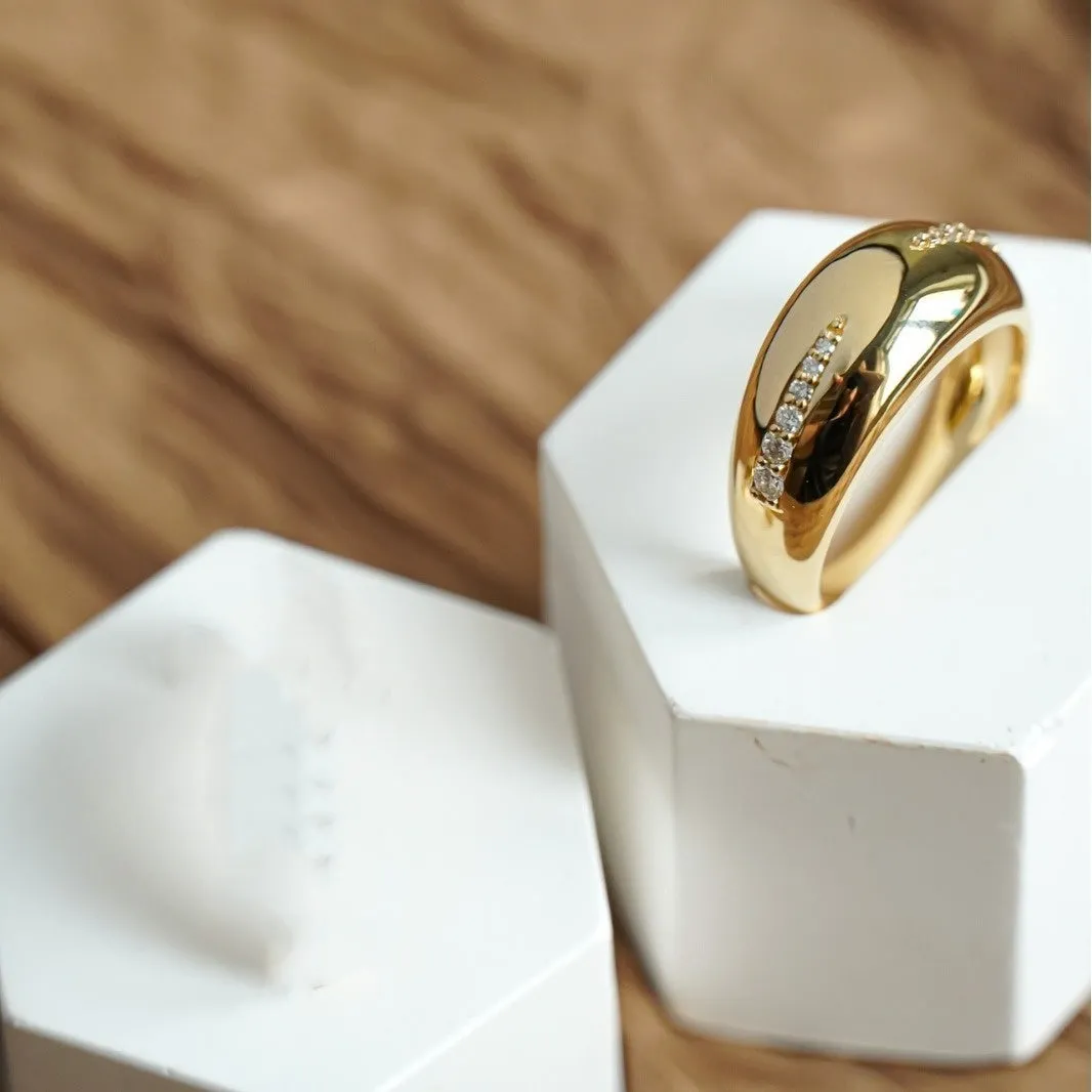 S925 sterling silver geometric ring for women in yellow gold colour with diamond treatment, US sizes 6 to 10