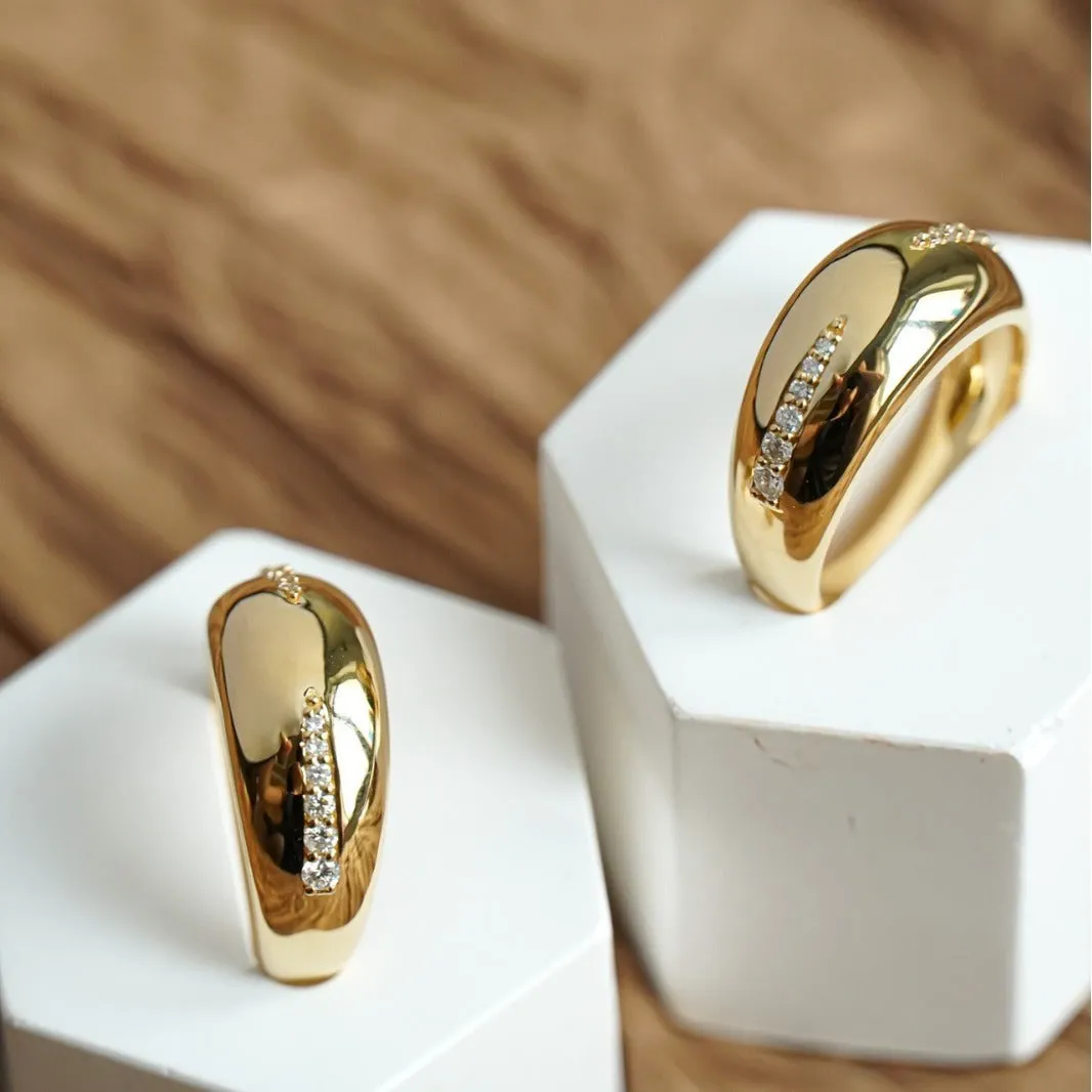 S925 sterling silver geometric ring for women in yellow gold colour with diamond treatment, US sizes 6 to 10