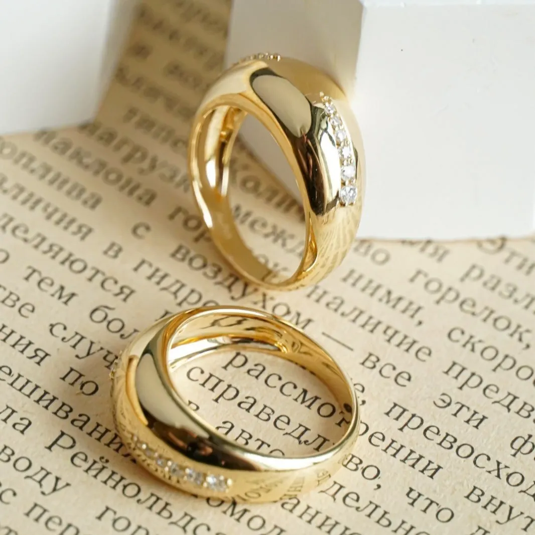 S925 sterling silver geometric ring for women in yellow gold colour with diamond treatment, US sizes 6 to 10