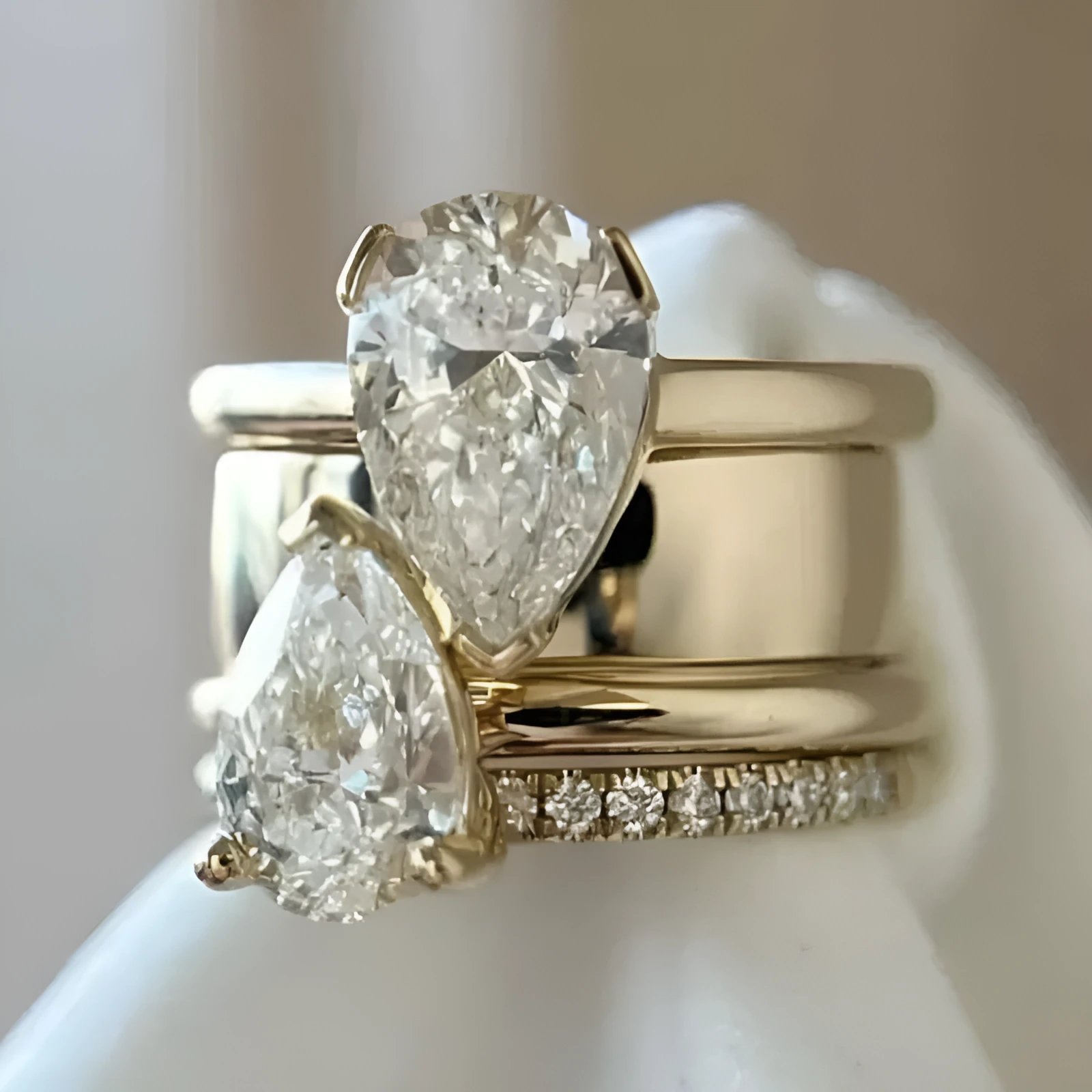 Fashion micro inlaid zircon ring in gold brass drop shape for women