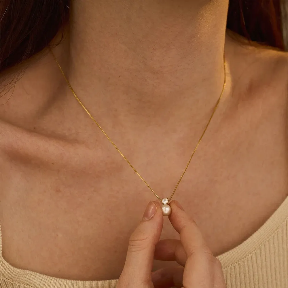Stainless steel pearl zircon necklace with box chain in gold or steel colour options
