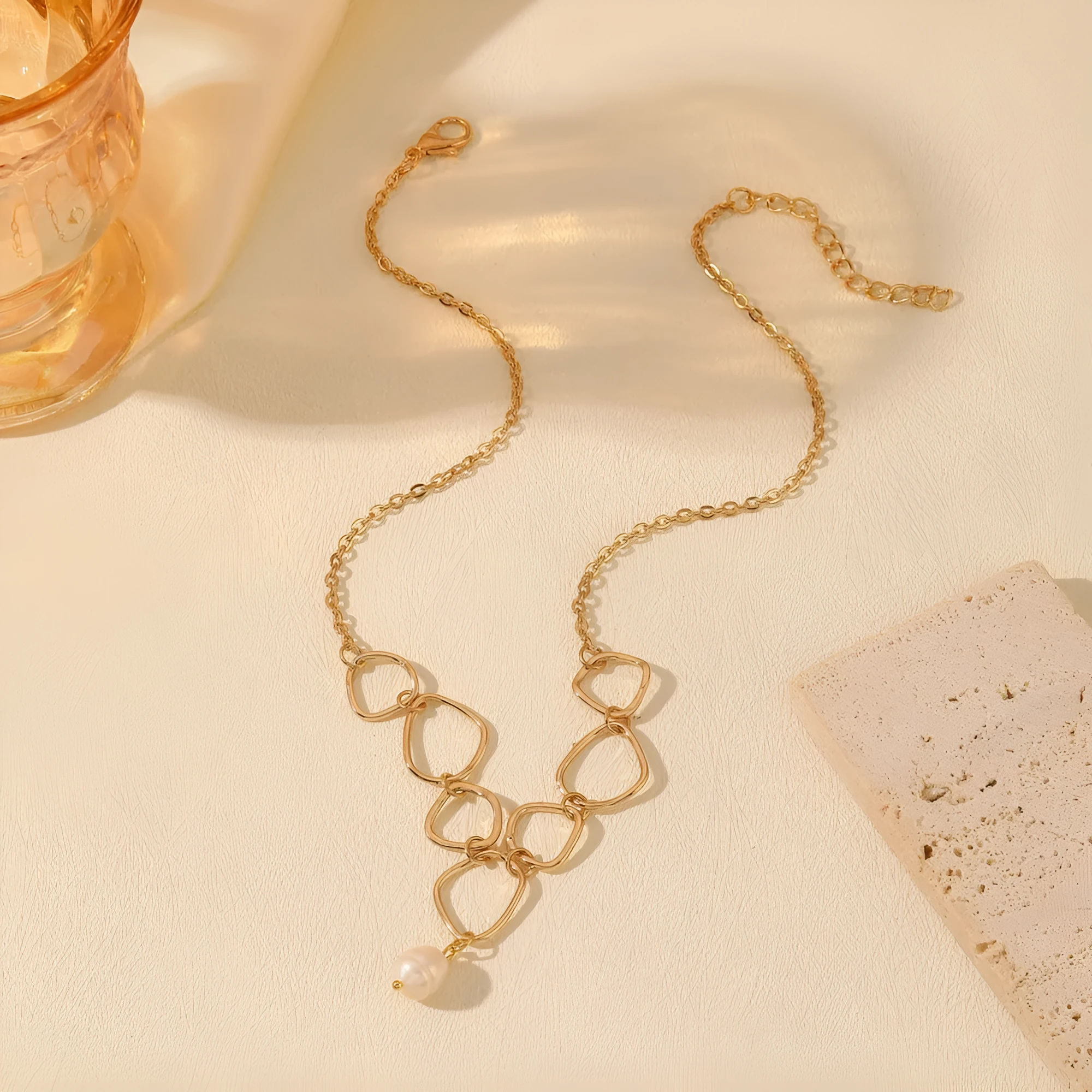 Light luxury asymmetric circle and pearl style alloy necklace for women with electroplated finish