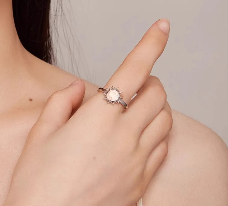 Adjustable 925 sterling silver ring with inlaid gemstone, silver colour, for women