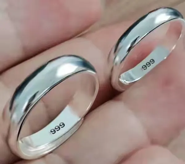 Unisex adjustable metal ring with silver or gold plating, geometric shape