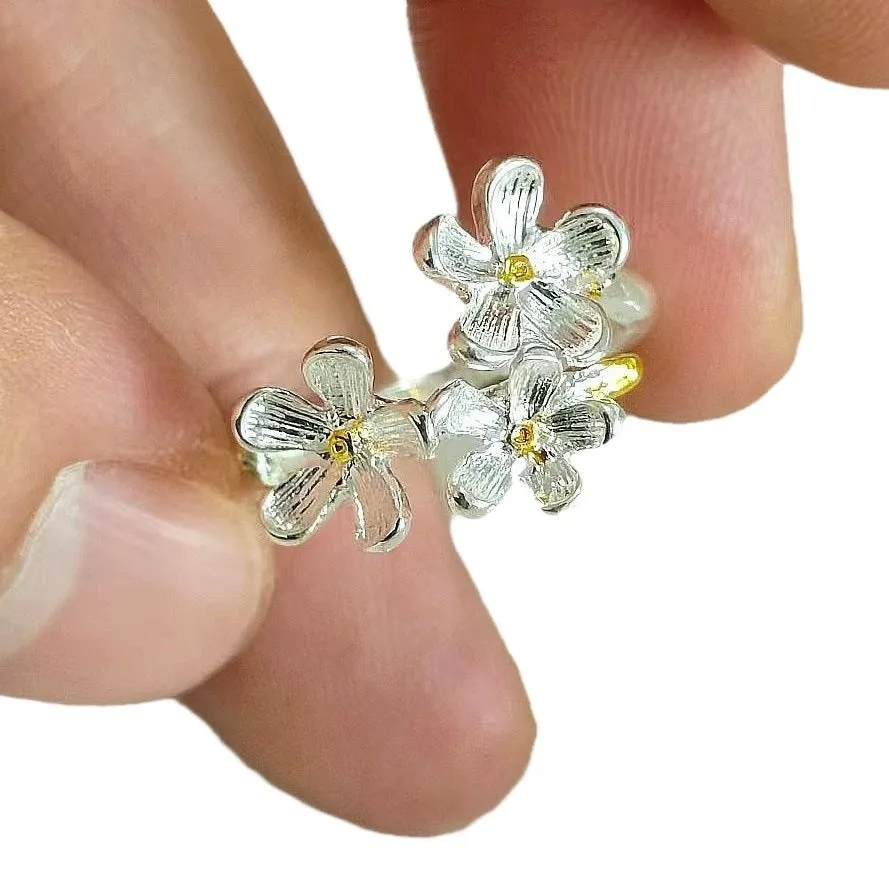Zinc alloy camellia flower open mouth adjustable ring for women with electroplated finish