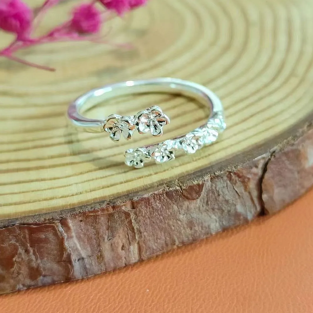Zinc alloy camellia flower open mouth adjustable ring for women with electroplated finish
