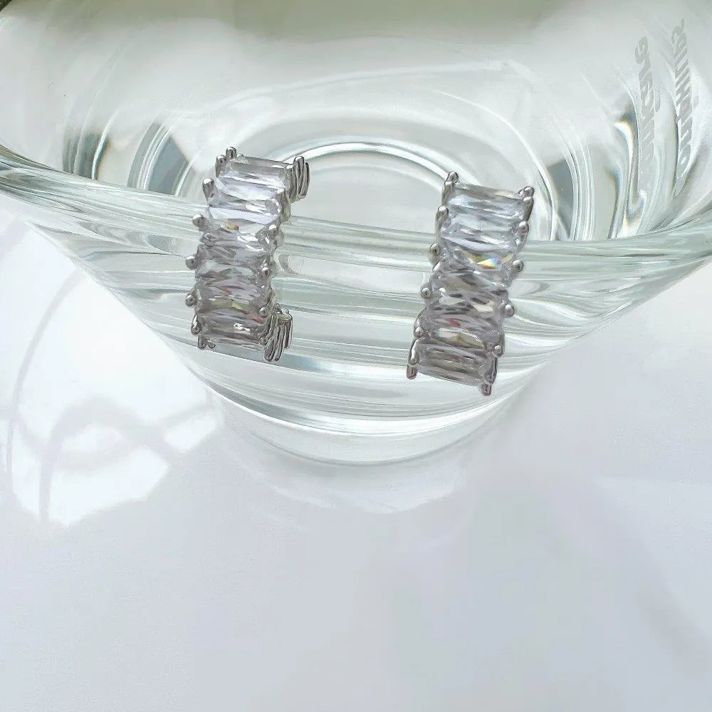925 sterling silver mini stud earrings for women 5x2mm electroplated finish MW110006