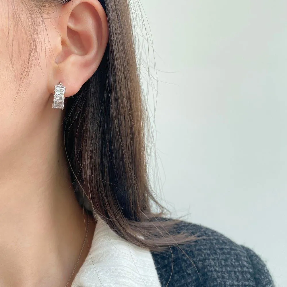 925 sterling silver mini stud earrings for women 5x2mm electroplated finish MW110006