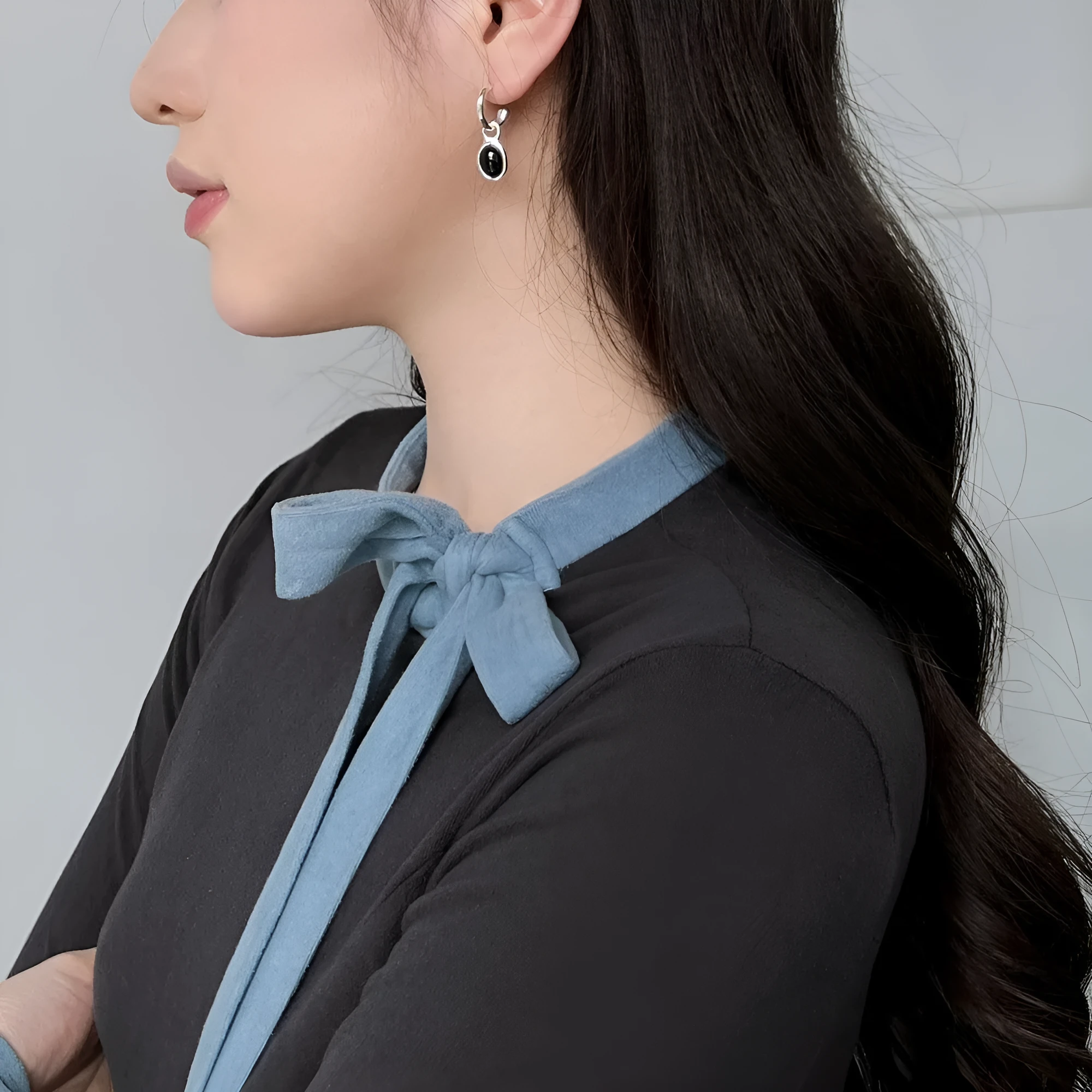 S925 sterling silver stud earrings with black agate in geometric ellipse shape silver colour
