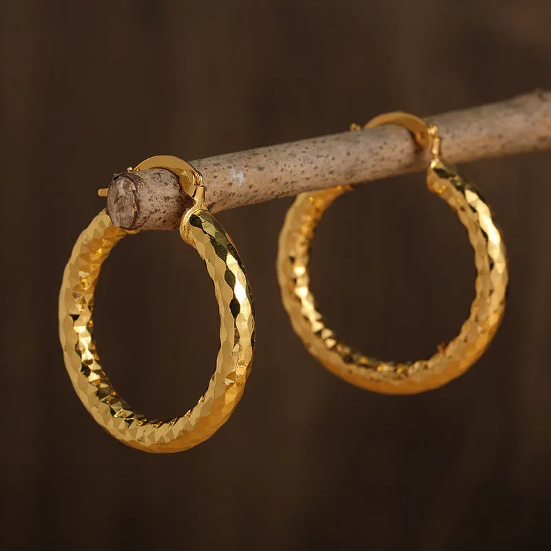 Gold retro alloy earrings for women with classic simple design in European American style