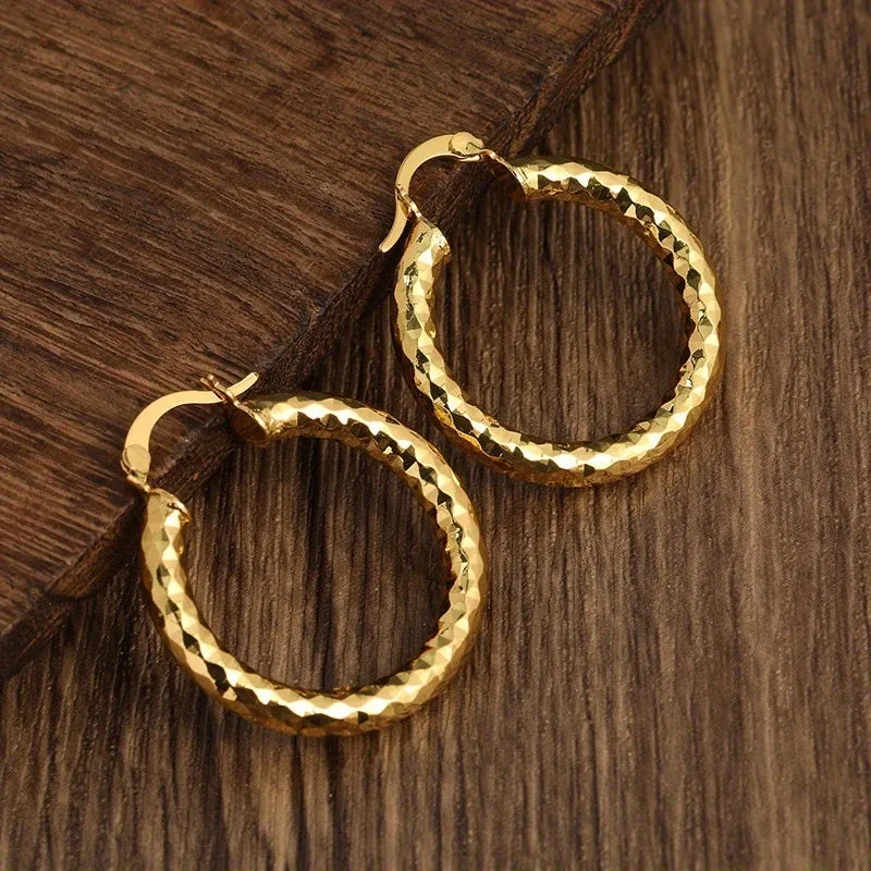 Gold retro alloy earrings for women with classic simple design in European American style