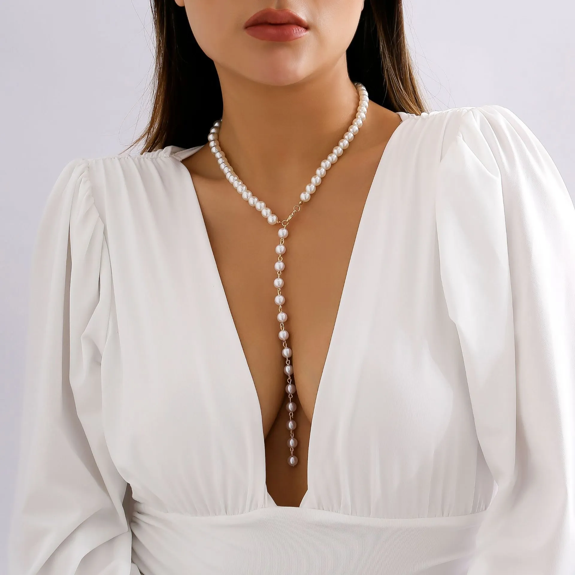 Round beads chain beaded pearl niche necklace with imitation pearl pendant in gold or white