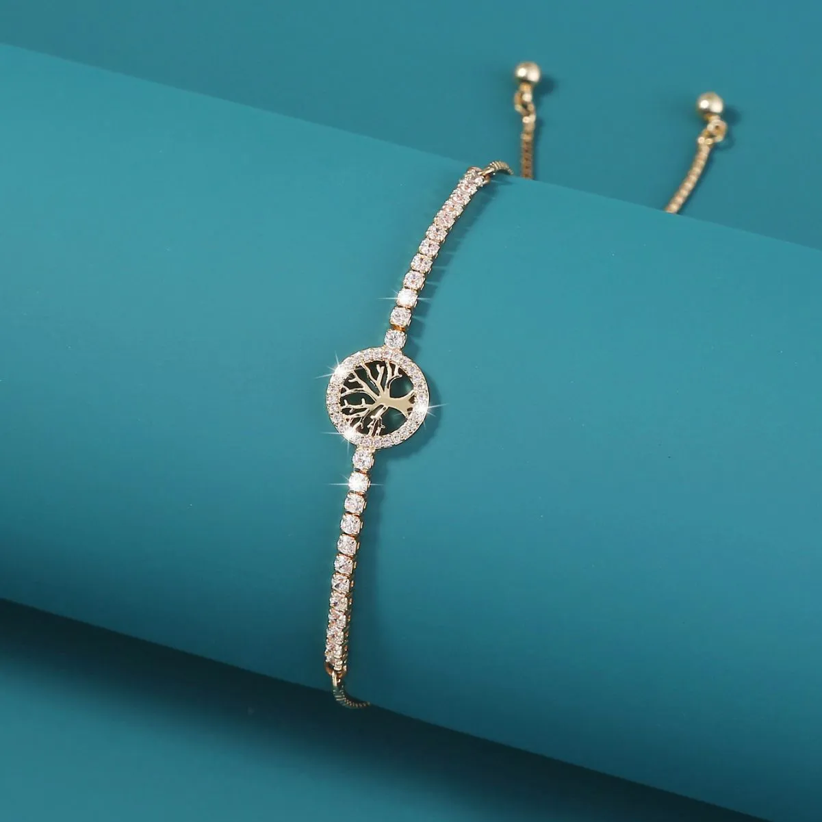 Lucky tree zircon bracelet for women with electroplated metal construction