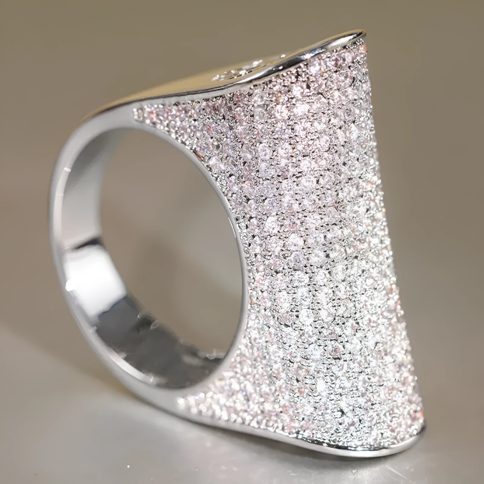 Cao Shi special-shaped full diamond ring for women, copper with white gold finish, inlaid zircon stones, available in sizes 6-10