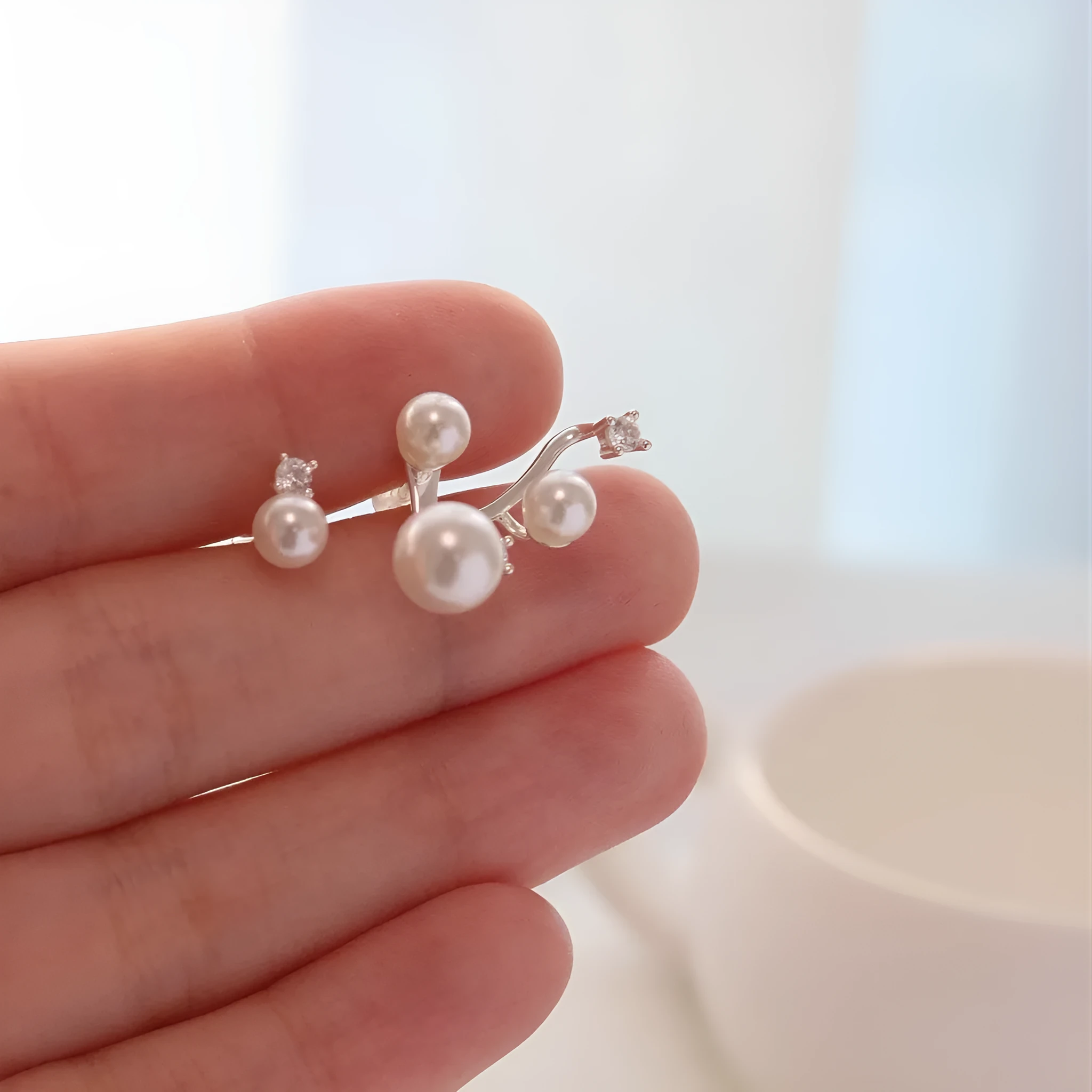 S925 sterling silver starry pearl asymmetric stud earrings handcrafted in white colour for women