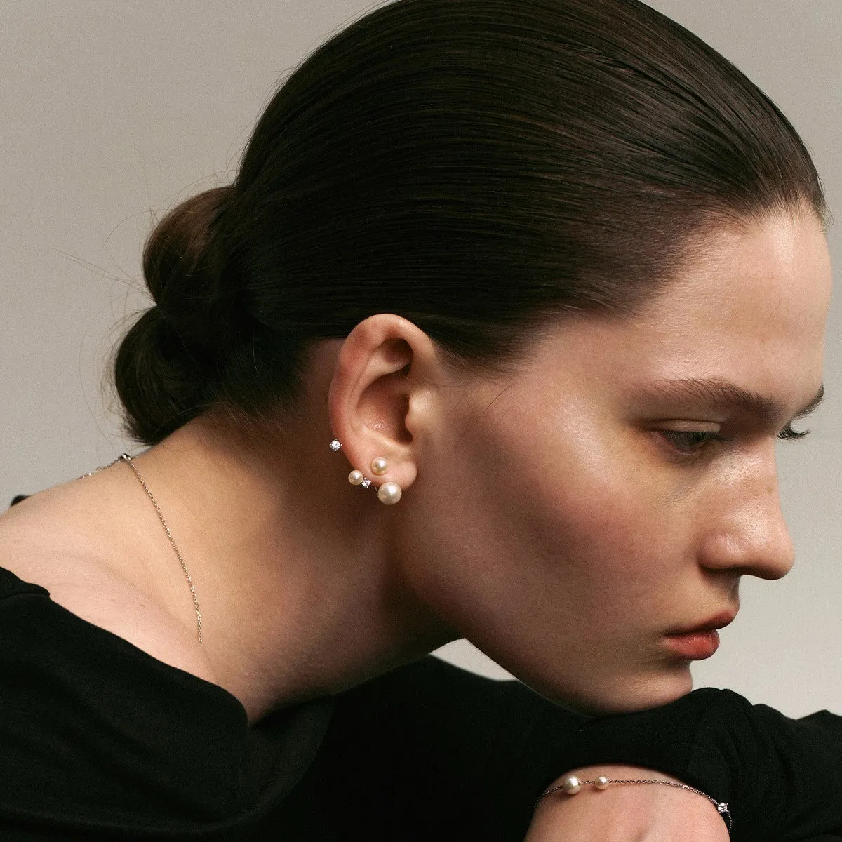 S925 sterling silver starry pearl asymmetric stud earrings handcrafted in white colour for women