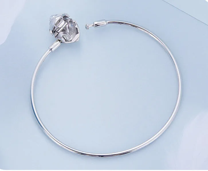925 silver electroplated heart-shaped moonstone bracelet Korean style on white background