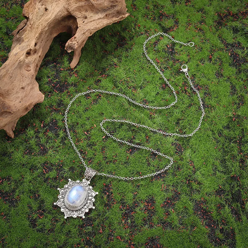 Silver sunflower gemstone pendant necklace on a 51-60cm adjustable clavicle chain with electroplated finish.