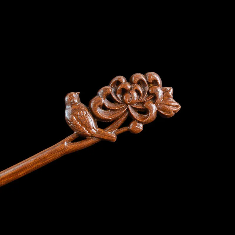 Gold Sandalwood daily updo gadget hair claw hairpin in New Chinese style geometric shape, wood material