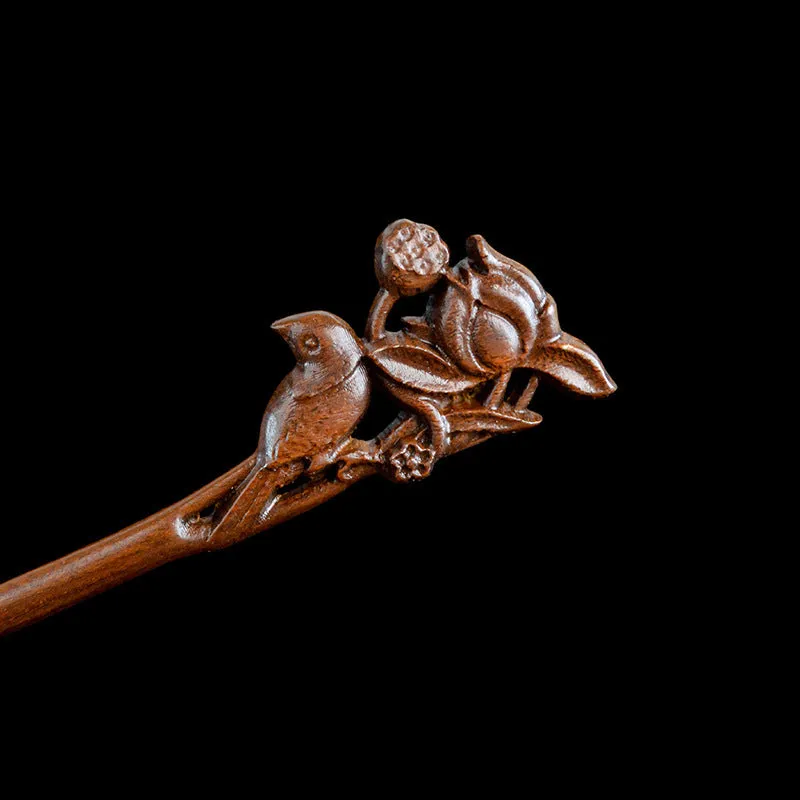 Gold Sandalwood daily updo gadget hair claw hairpin in New Chinese style geometric shape, wood material