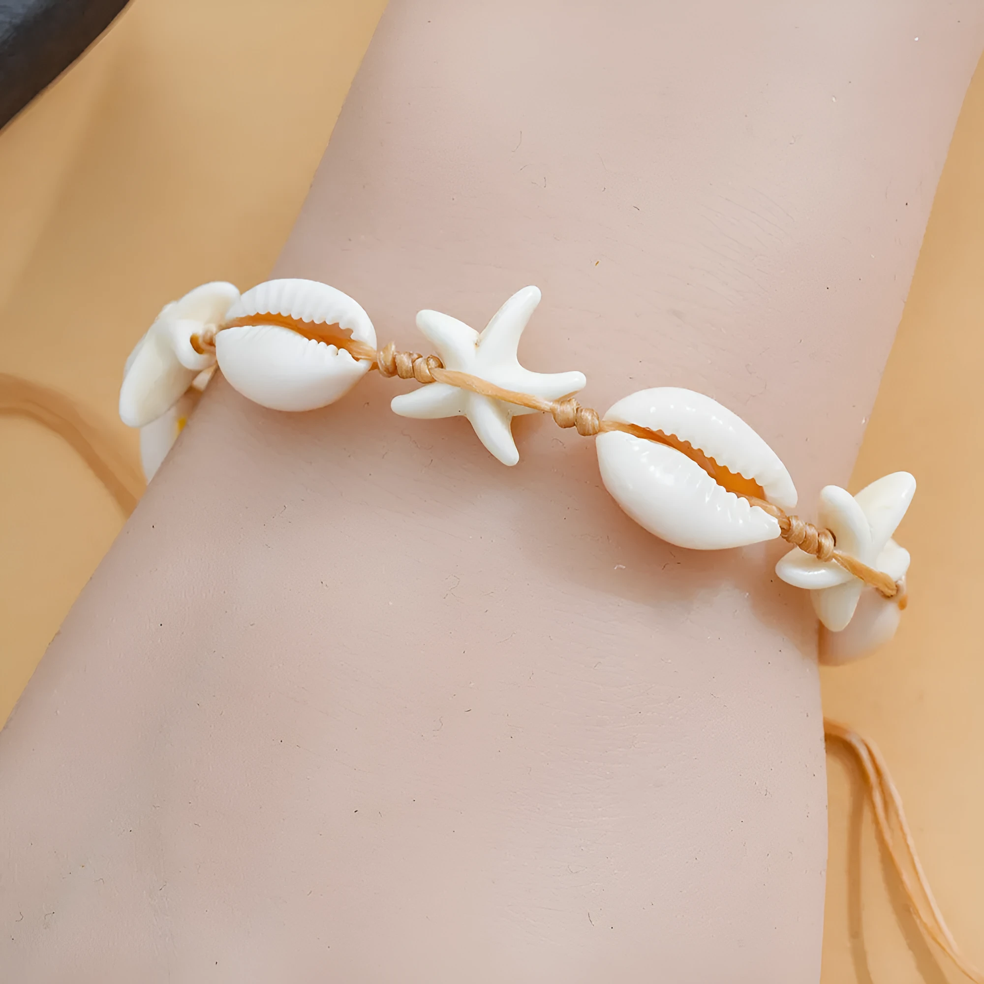 Hand-woven starfish shell bracelet in beige cord, unisex DIY style
