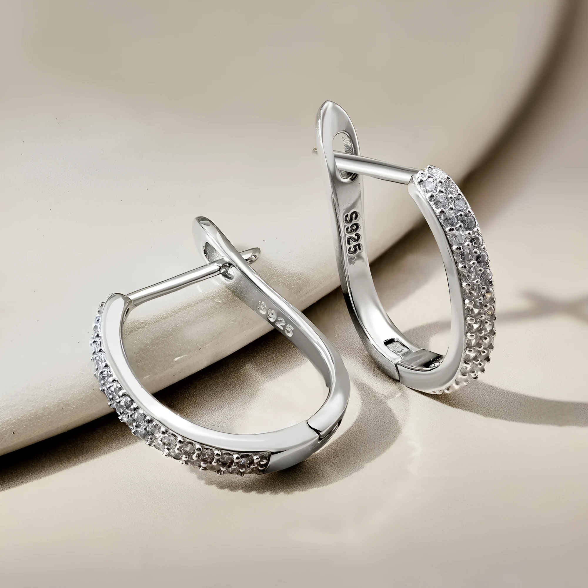 Women's 925 silver electroplated U-shaped geometric text ear clips clip-on earrings