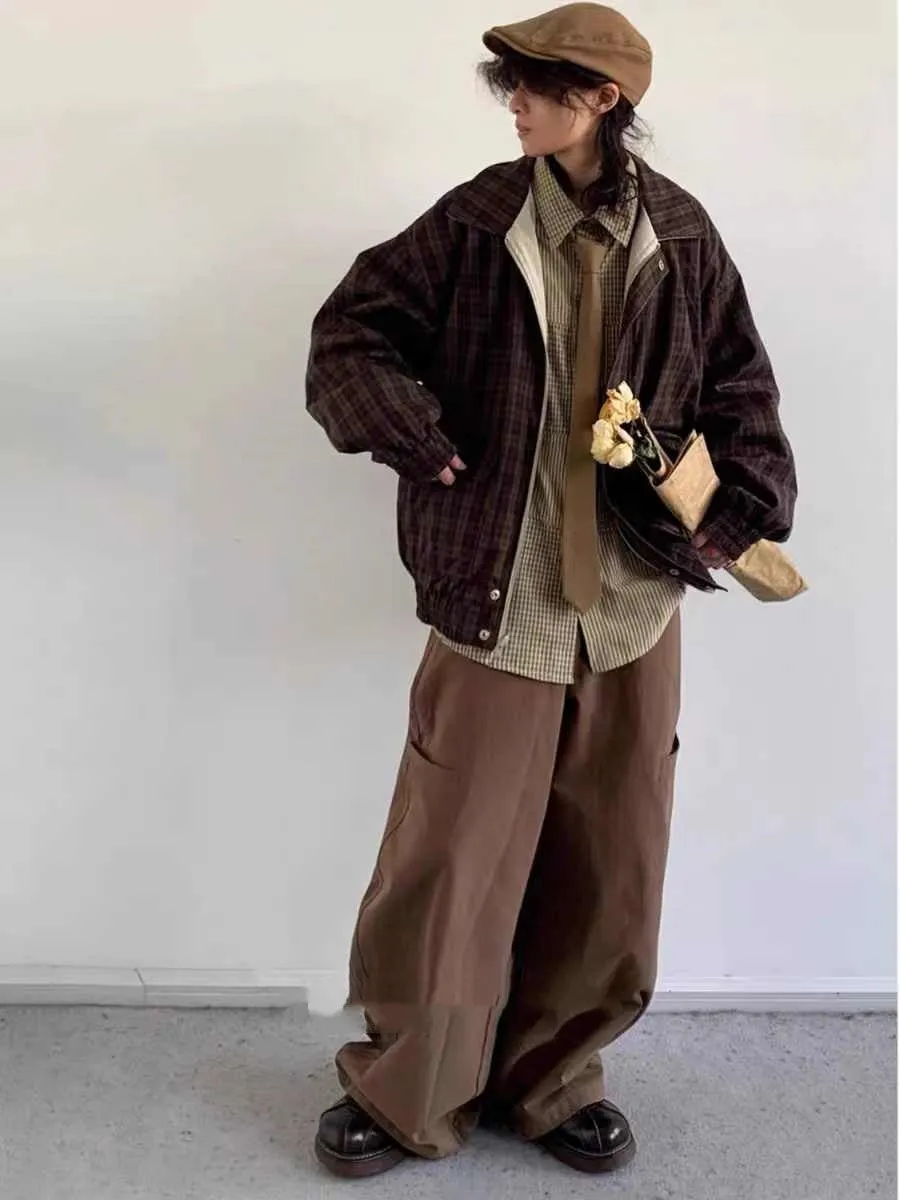 Men's retro reversible jacket in khaki with coffee colour plaid, stand collar, zipper placket, loose fit