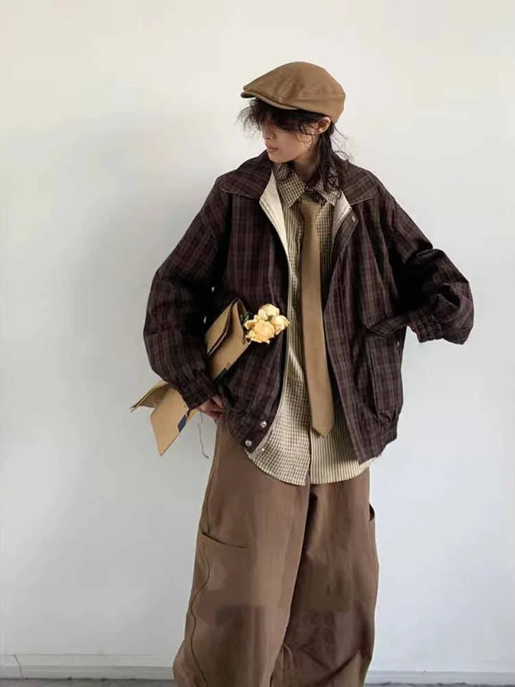 Men's retro reversible jacket in khaki with coffee colour plaid, stand collar, zipper placket, loose fit