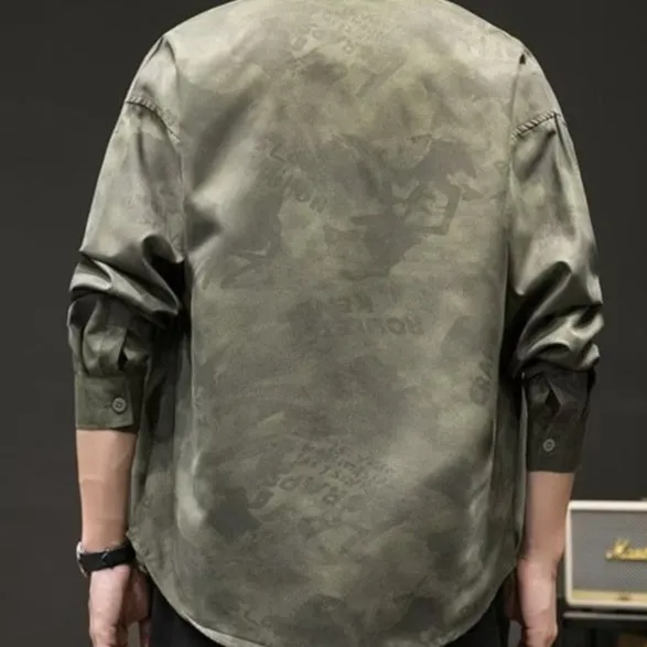 Men's linen long sleeve camouflage shirt in army green Japanese retro style on model