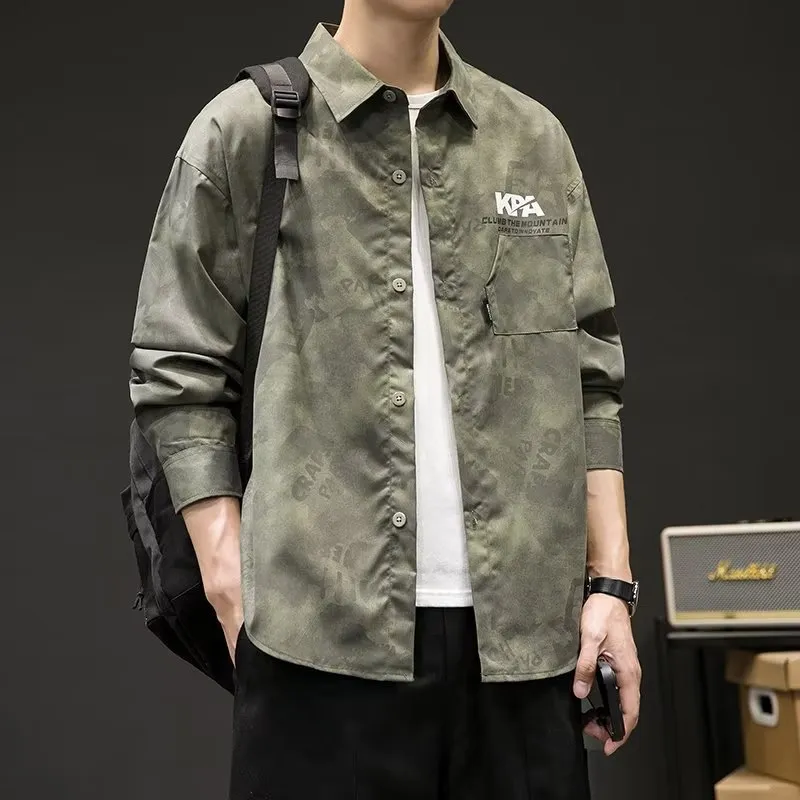 Men's linen long sleeve camouflage shirt in army green Japanese retro style on model