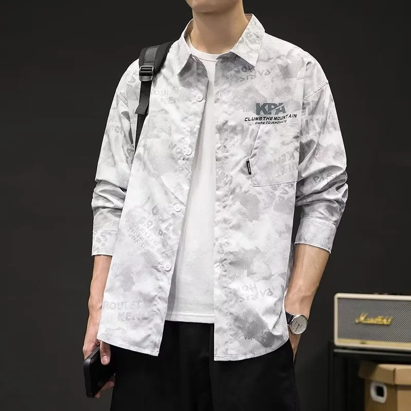 Men's linen long sleeve camouflage shirt in army green Japanese retro style on model