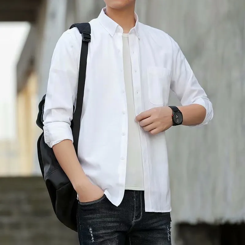 Men's linen long sleeve camouflage shirt in army green Japanese retro style on model