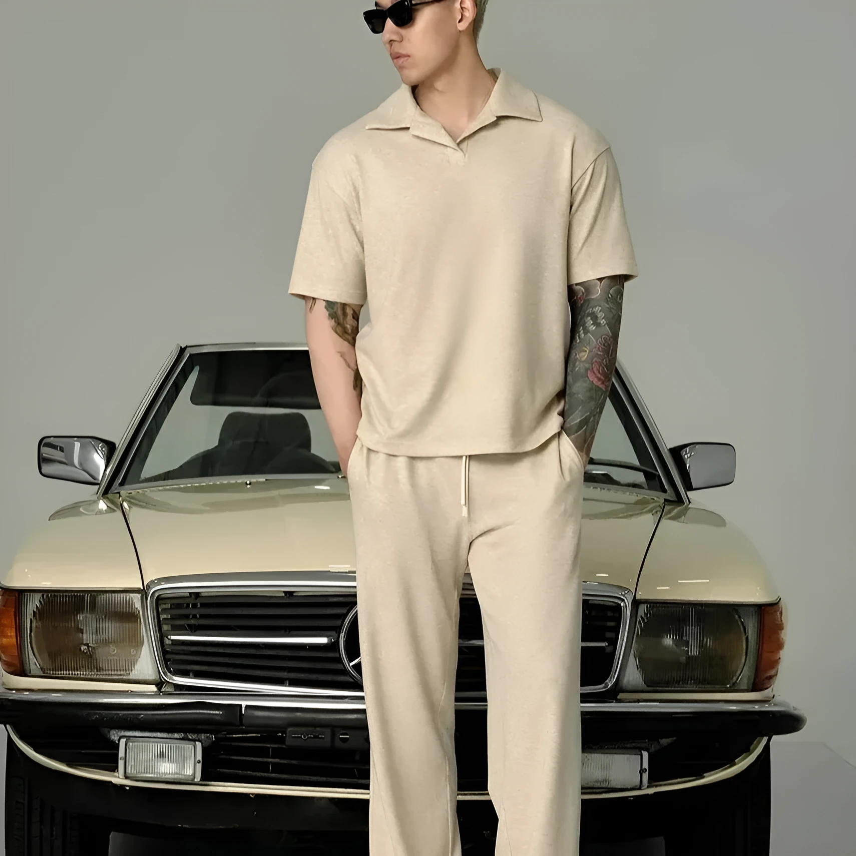 Beige cotton lapel short-sleeved T-shirt and trousers suit for men, casual summer wear