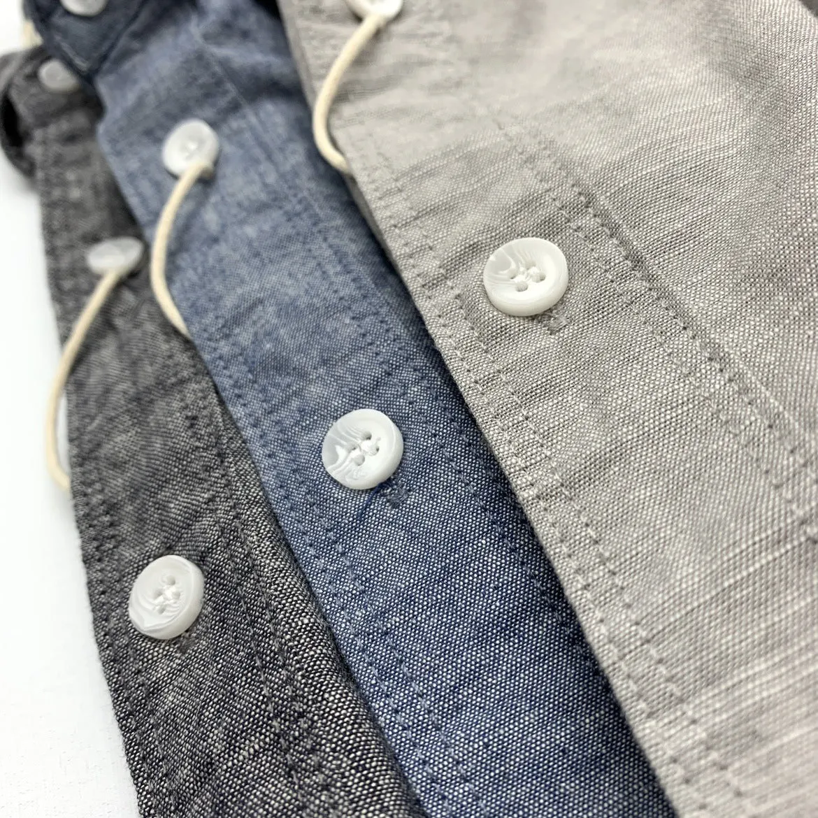 Men's summer cotton linen retro loose fit long sleeve shirt in light gray front view
