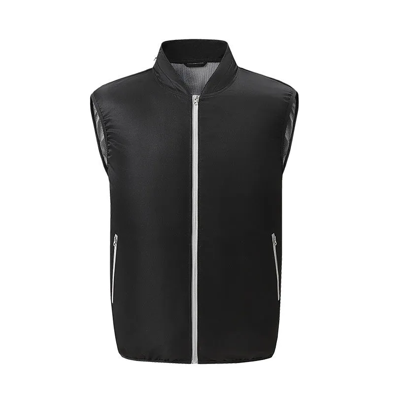 Men's outdoor cooling vest with fan and power bank in camouflage colour on a model for summer workwear