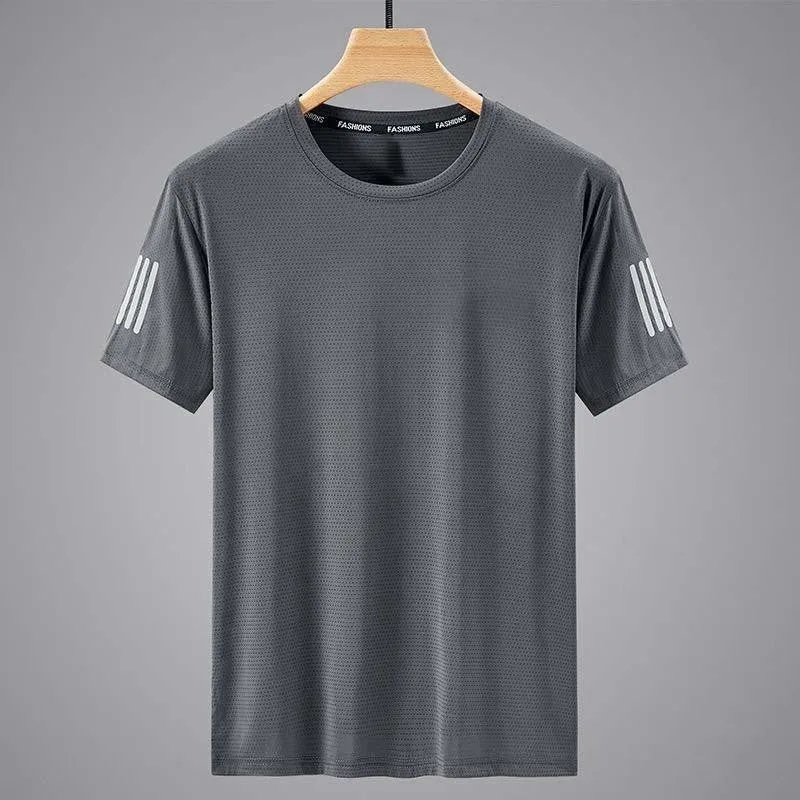 Men's summer solid colour ice T-shirt in black polyester bird eye cloth with round neck and short sleeves on a plain background