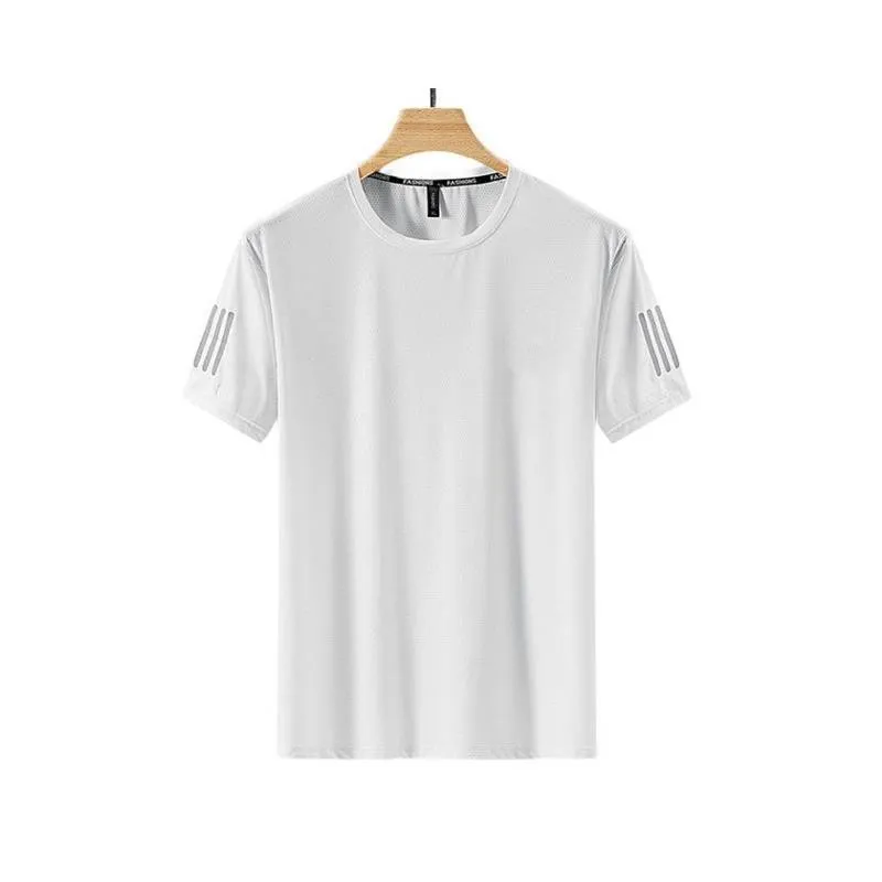 Men's summer solid colour ice T-shirt in black polyester bird eye cloth with round neck and short sleeves on a plain background