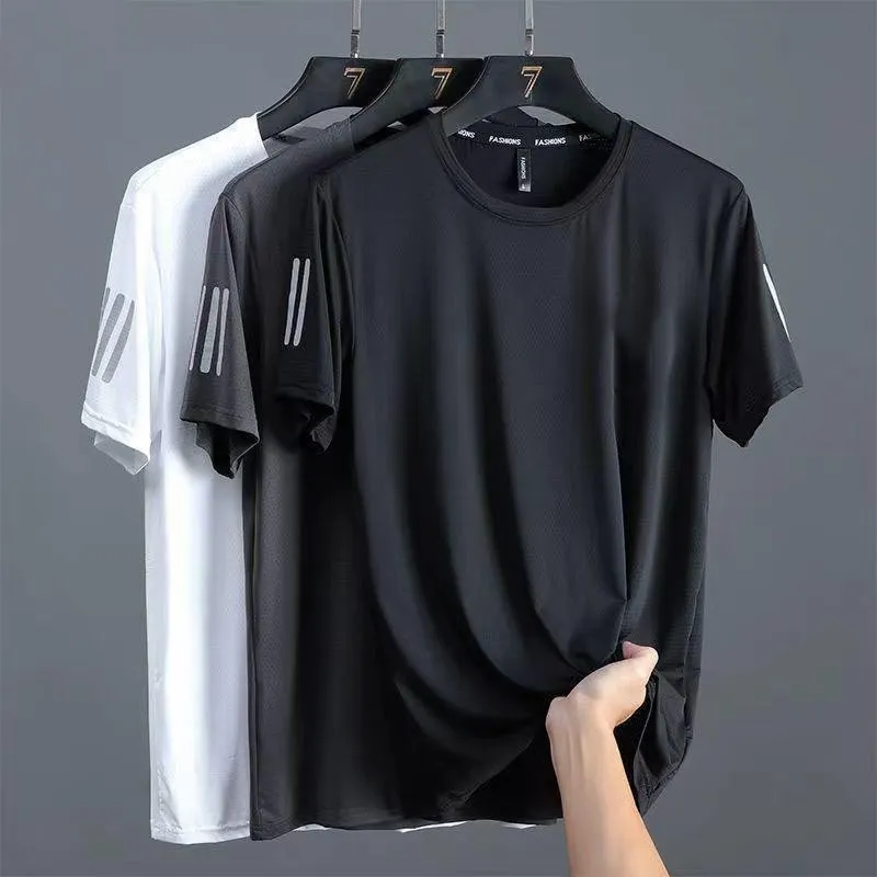 Men's summer solid colour ice T-shirt in black polyester bird eye cloth with round neck and short sleeves on a plain background
