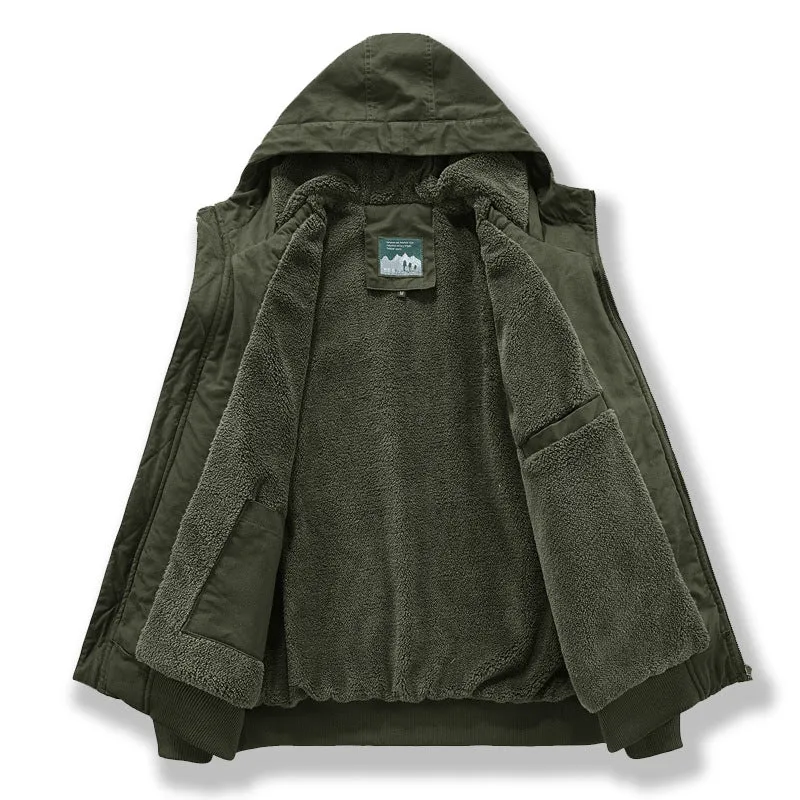 Men's cotton padded winter jacket in black with loose fit and side pockets