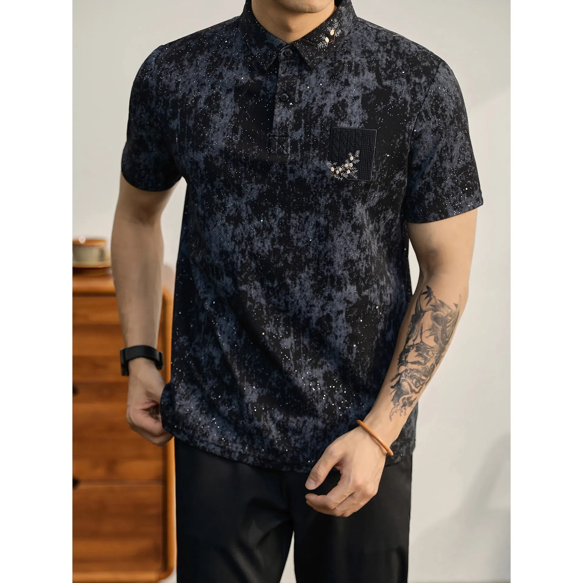 Men's short-sleeve ice silk tie-dye T-shirt in black with loose fit, polyester fabric for summer