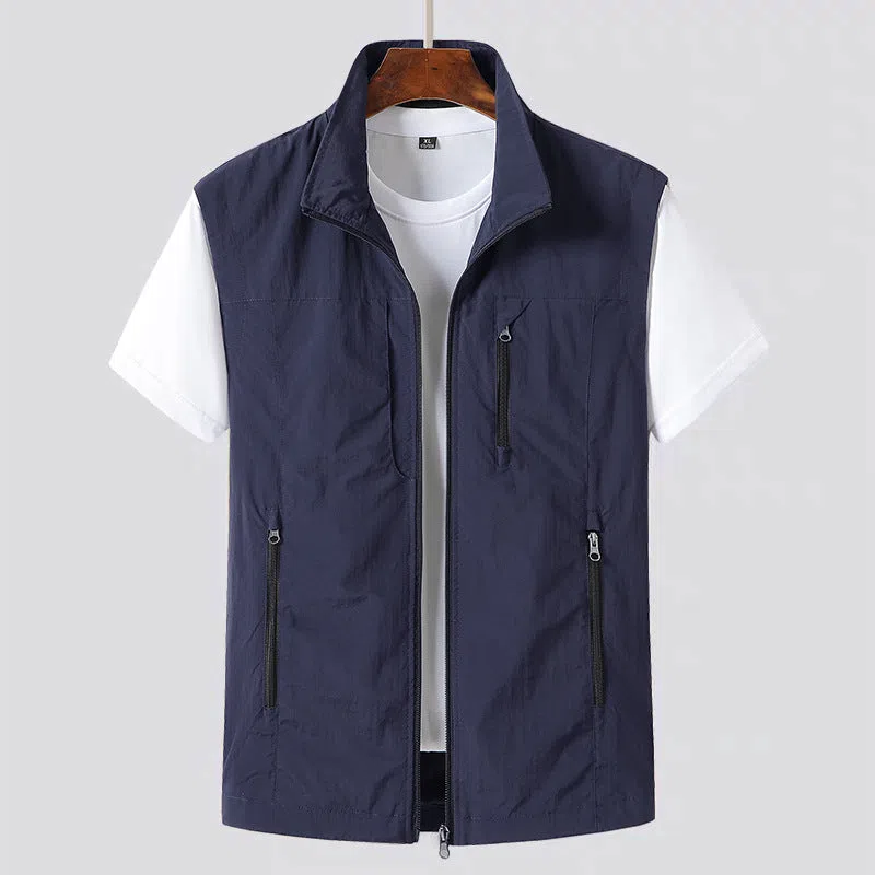 Breathable multi-pocket outdoor casual vest jacket in khaki, slim fit with zippered pockets and straight hem
