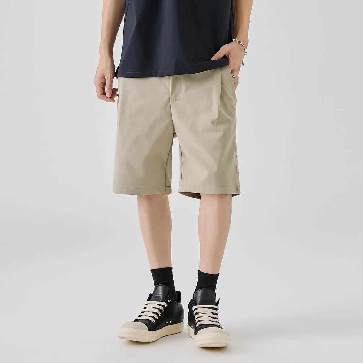 Straight-leg summer business casual trousers in khaki colour with five-pocket design